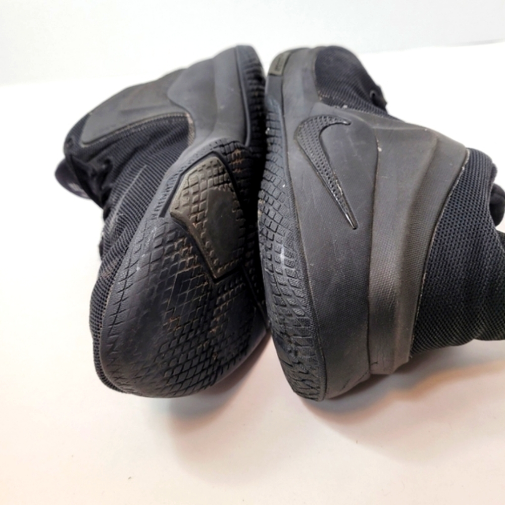Nike Boy's LeBron Zoom Witness Black Basketball Shoes 6Y - Picture 6 of 11